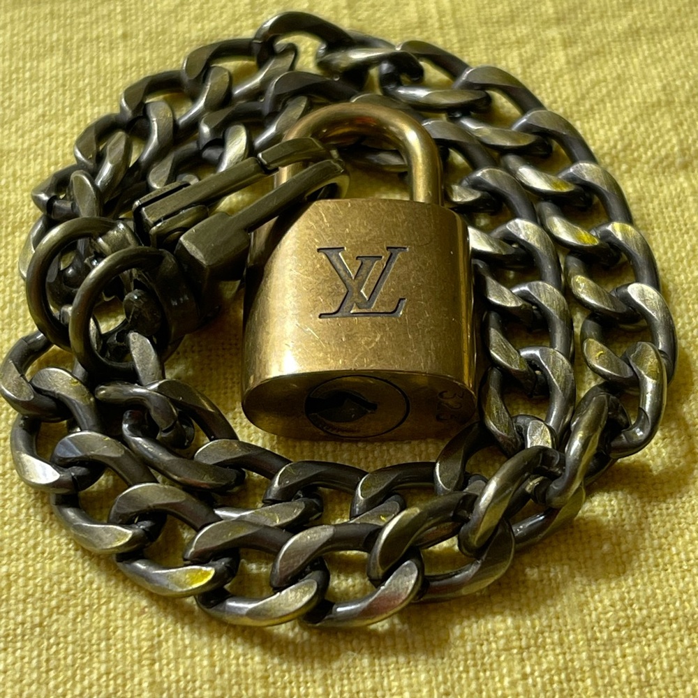 Louis Vuitton #323 Gold Padlock NO KEY With 16 Inch Bronze Chain